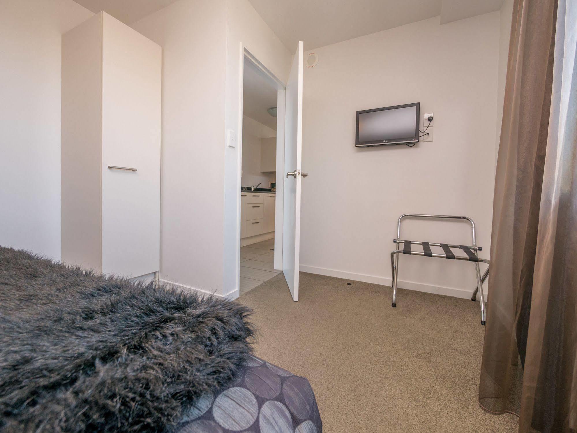 Bellano Motel Suites Крайстчерч Екстер'єр фото A typical studio apartment